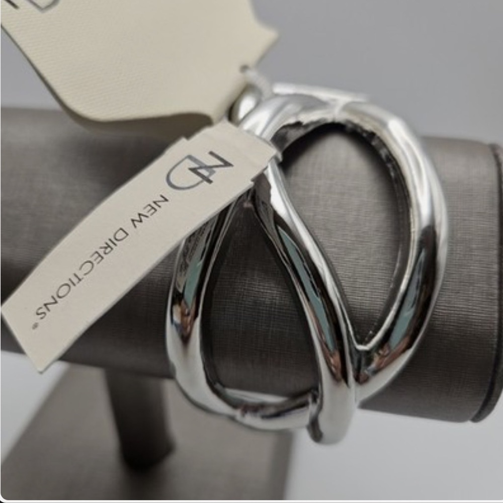 New Directions 6.5" Hinge Closure Silver Bangle Cuff Bracelet NWT
